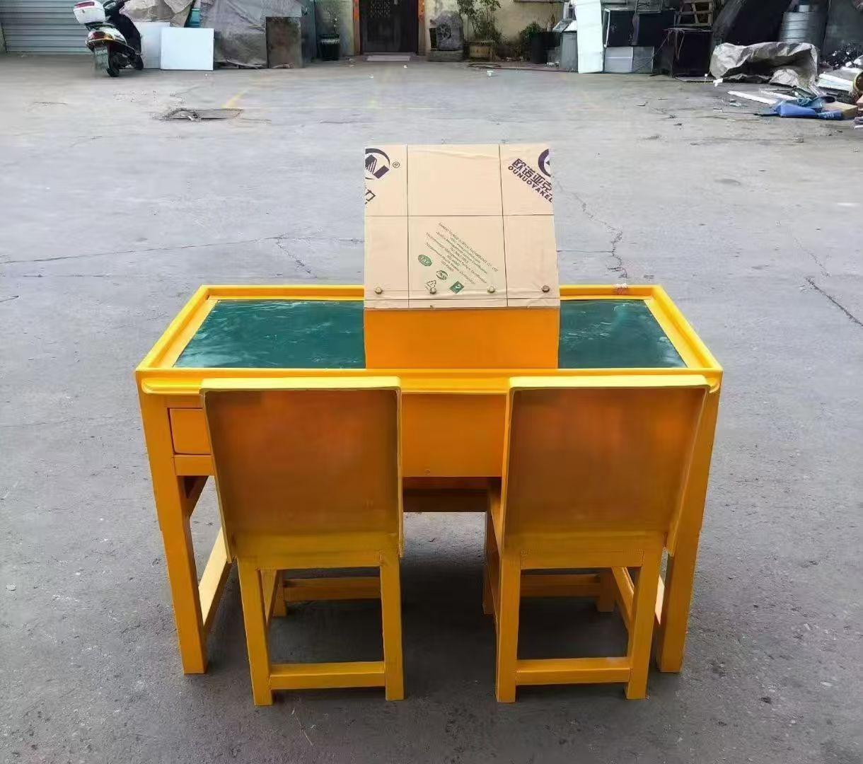 临澧防静电导通桌井下煤矿火工品发放桌：危险品流转的安全守护者
